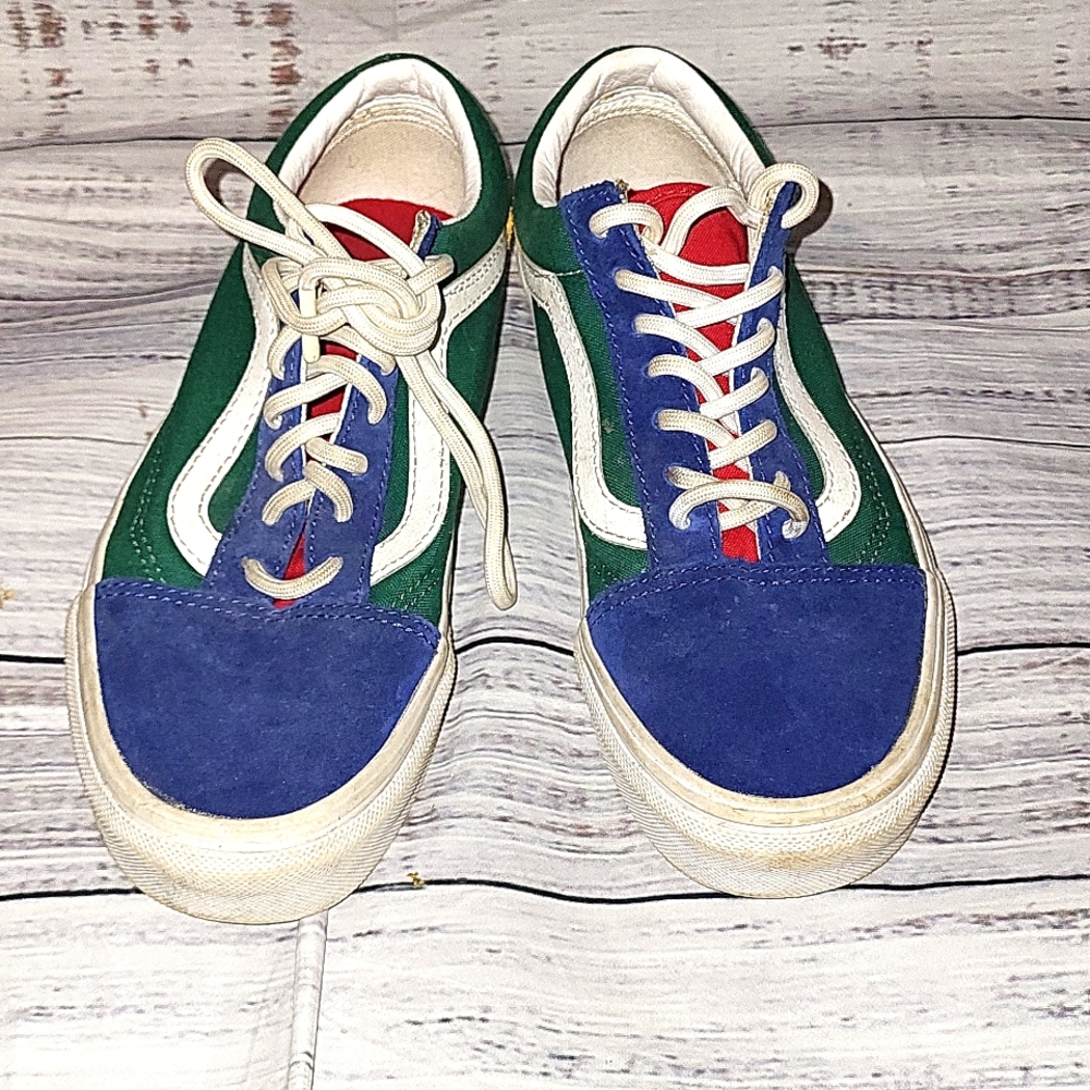 Vans - Picture 2 of 6